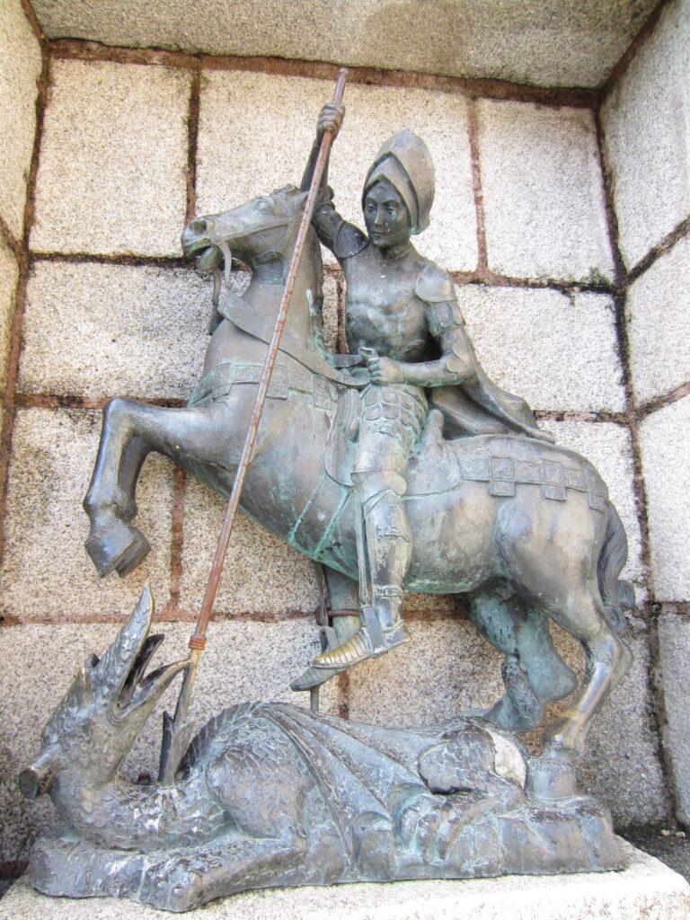 saint george statue caceres
